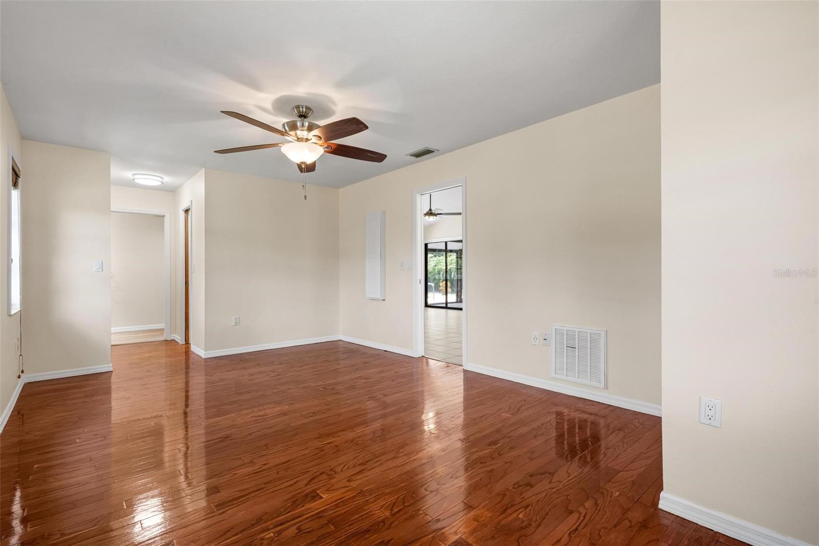 2331 MISSION VALLEY BLVD — photo 18