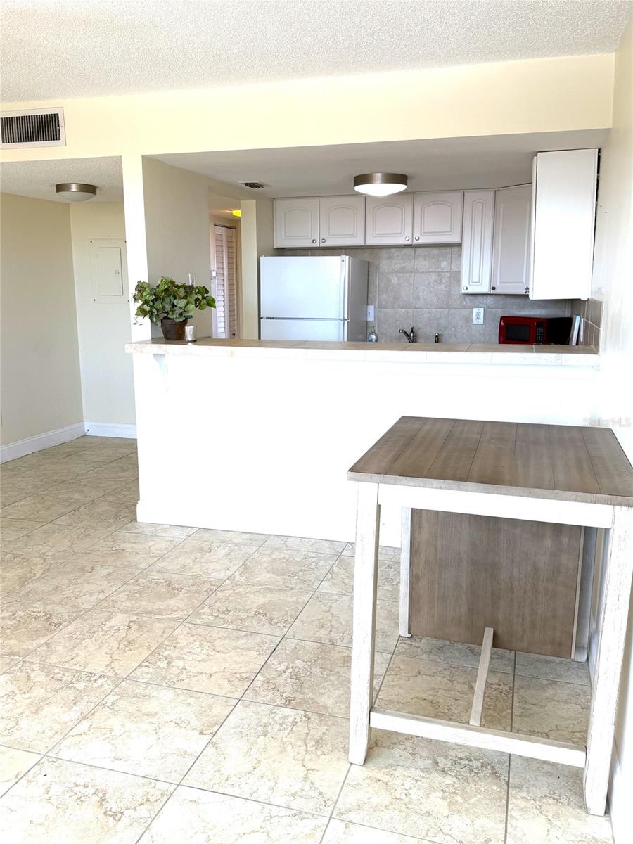 7665 SUN ISLAND DR S #409 — photo 4