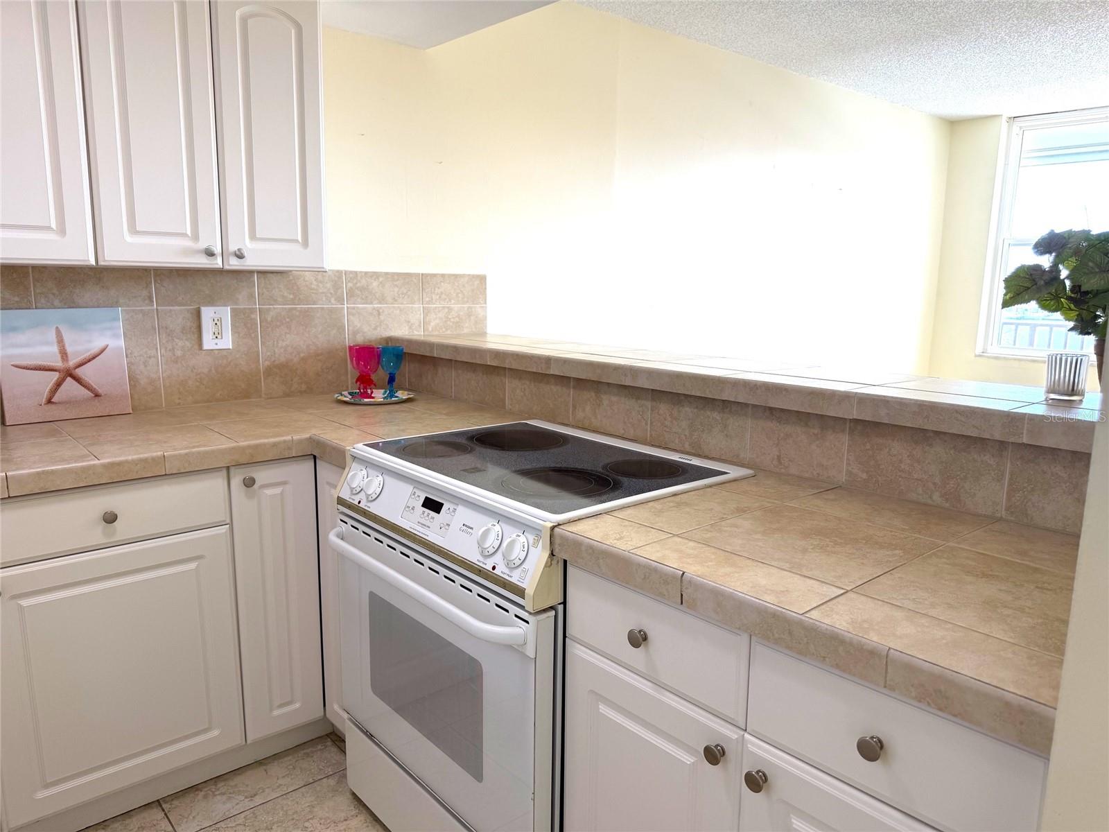 7665 SUN ISLAND DR S #409 — photo 8