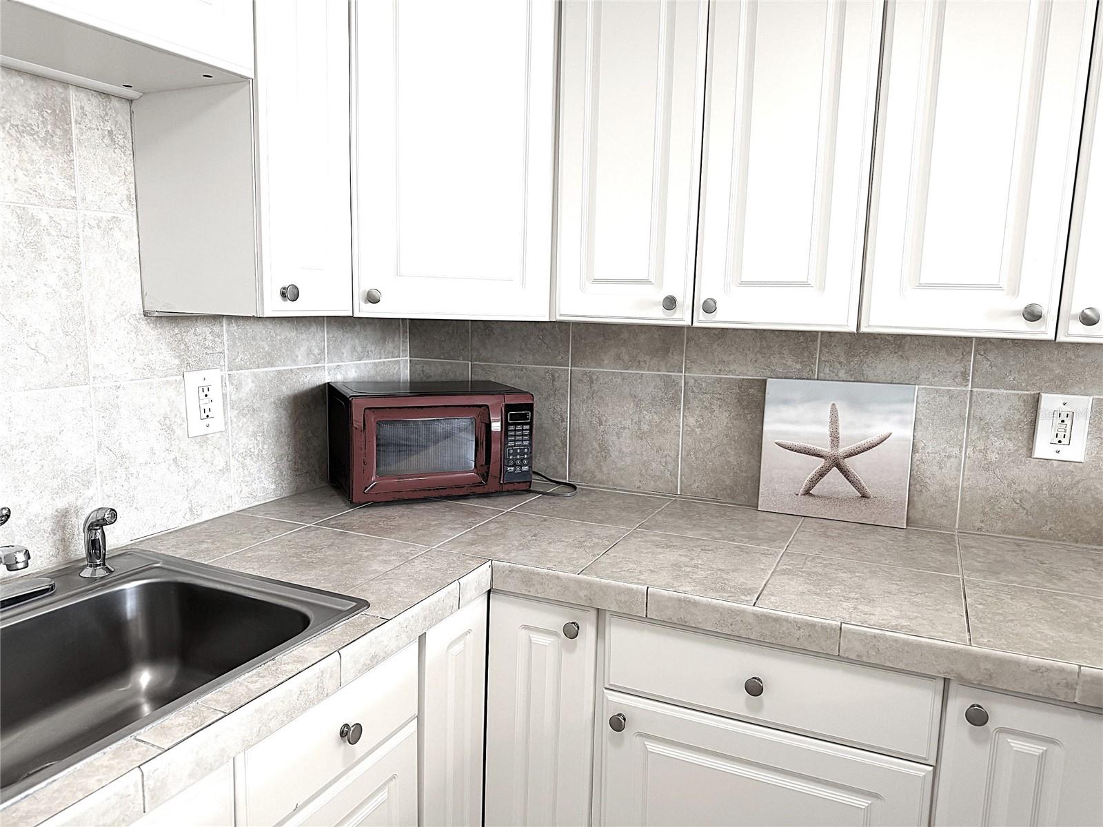 7665 SUN ISLAND DR S #409 — photo 6
