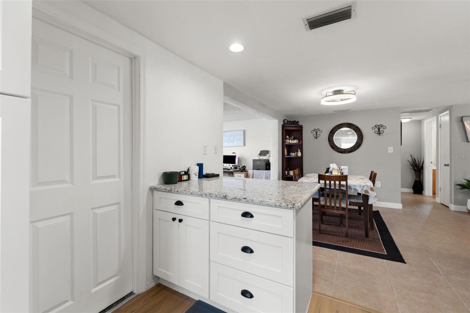 9135 HERMITAGE LN — photo 12