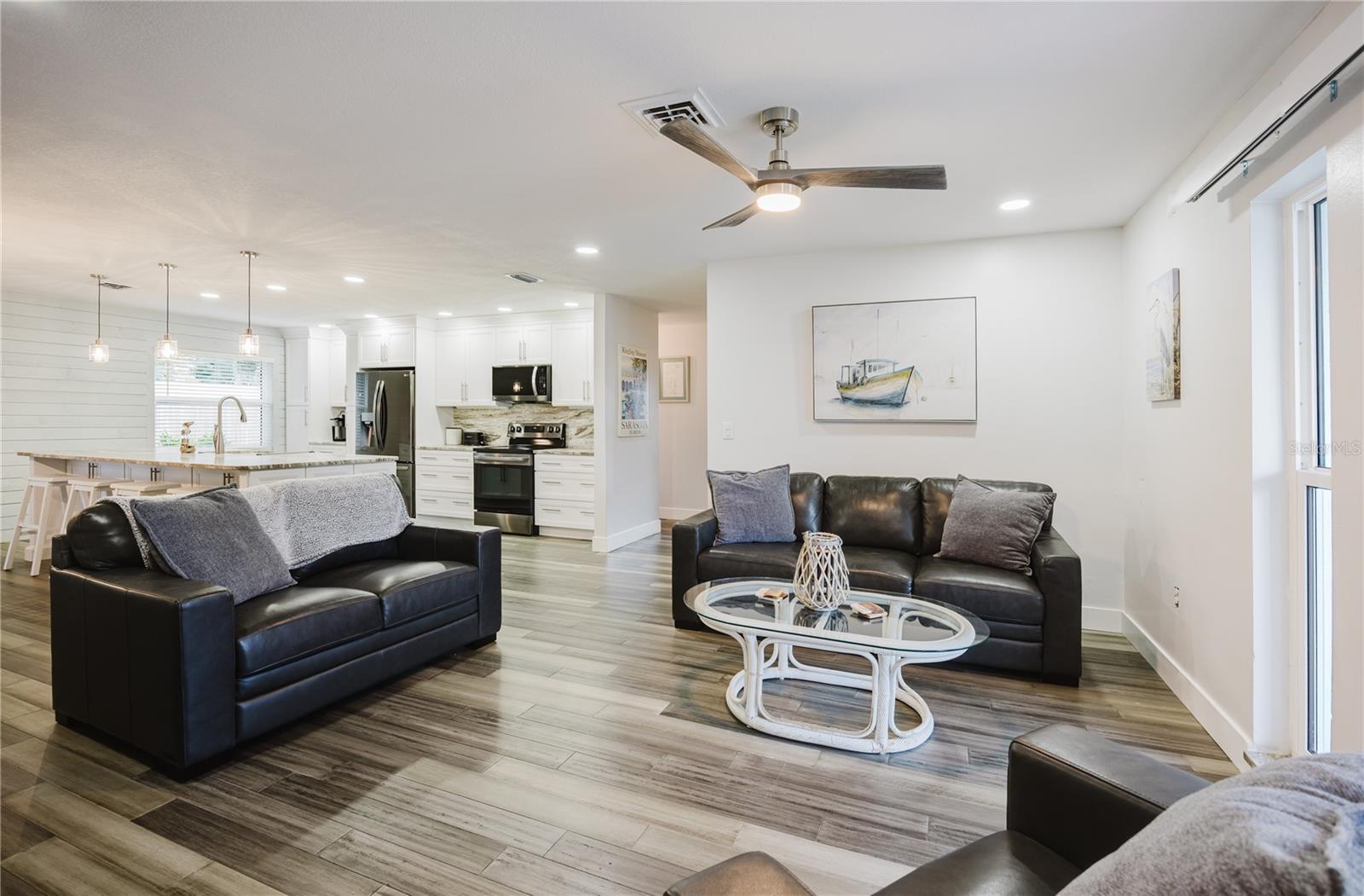 625 E BAFFIN DR — photo 3