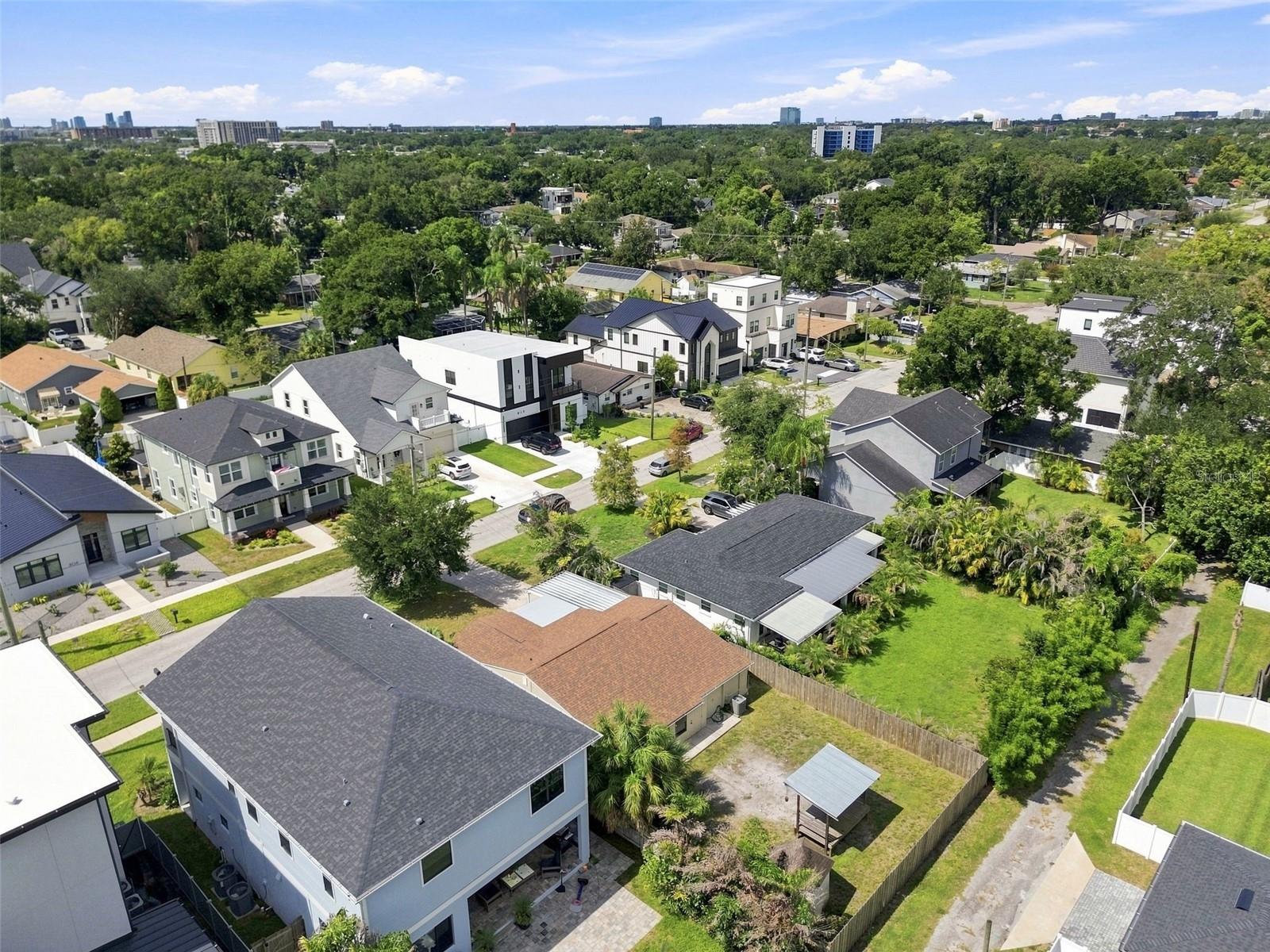 805 W BRADDOCK ST #A — photo 32
