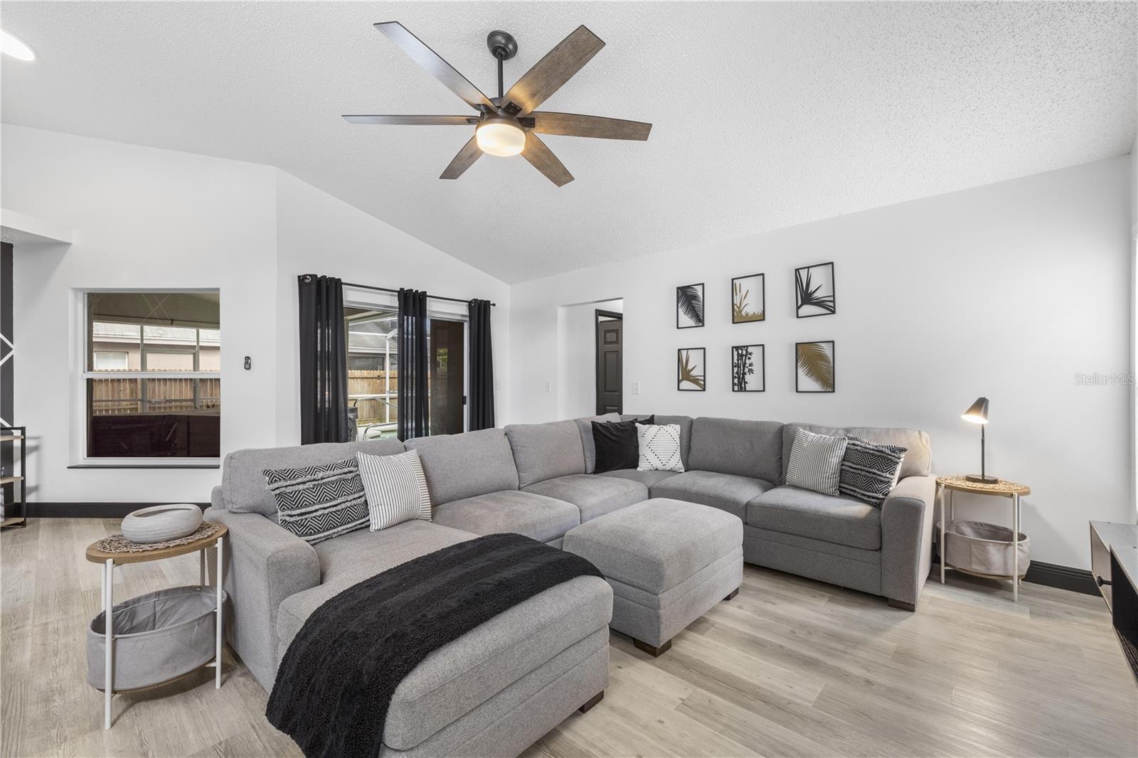 9331 PONTIAC DR — photo 11