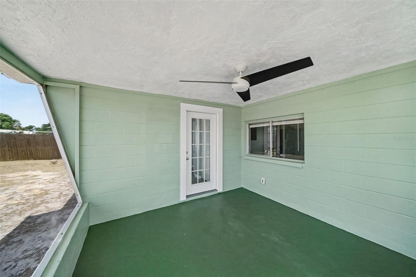 3421 ROCK ROYAL DR — photo 17