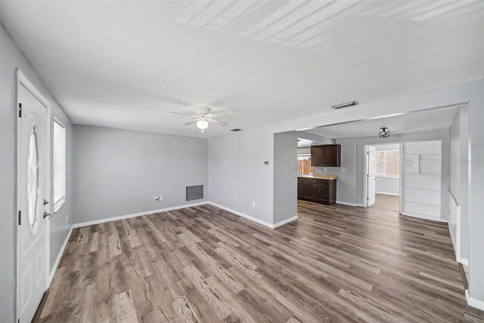 3421 ROCK ROYAL DR — photo 7