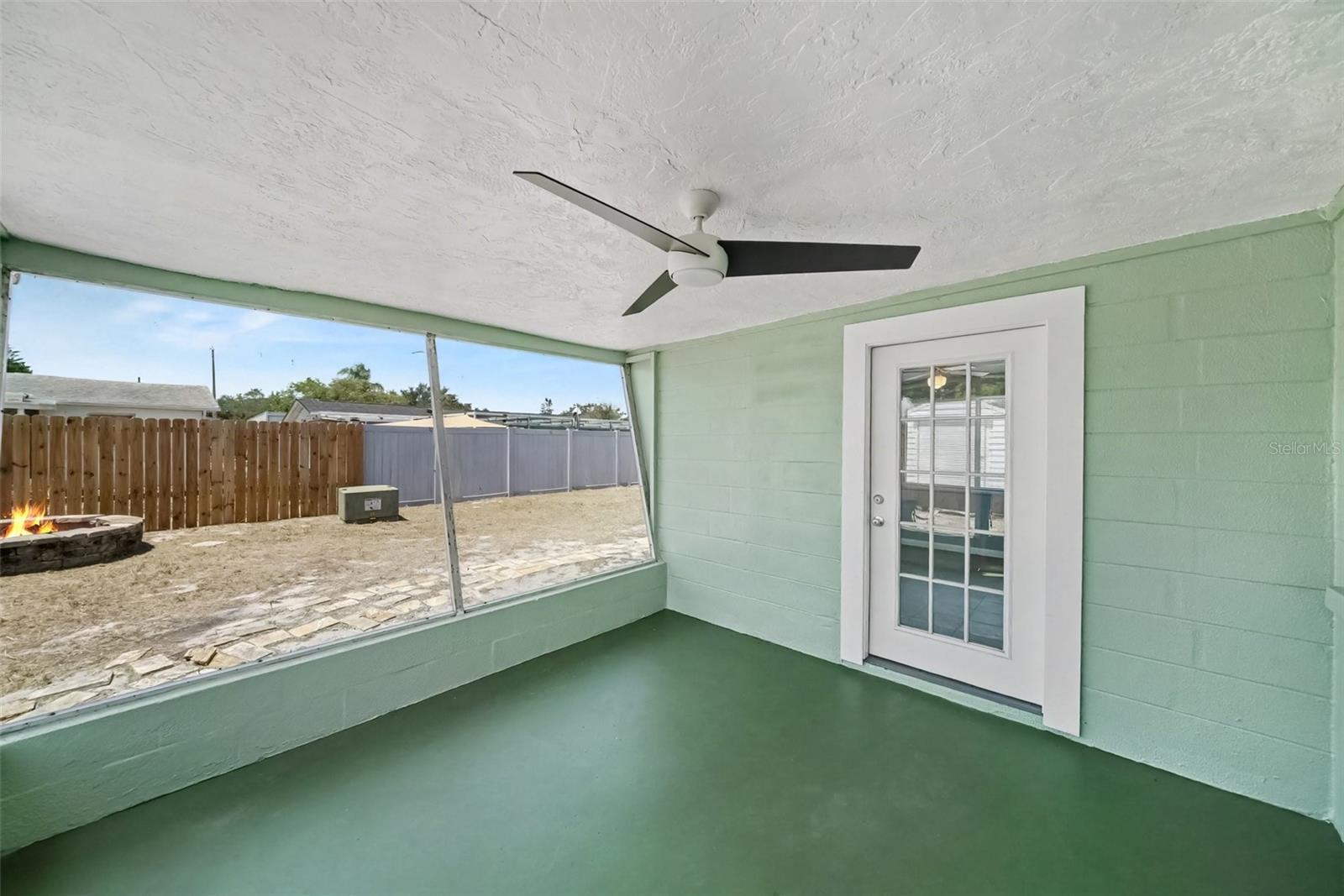 3421 ROCK ROYAL DR — photo 16