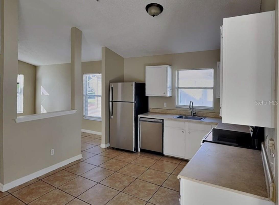 605 BEVERLY DR — photo 8
