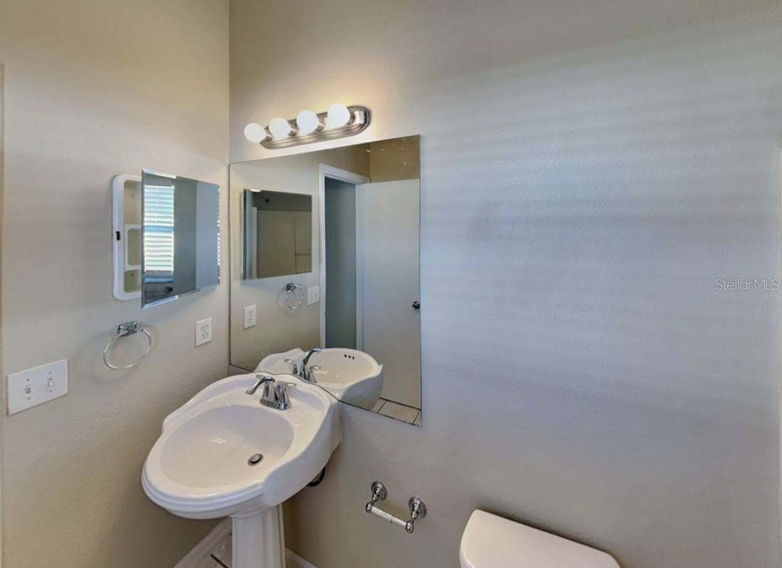 605 BEVERLY DR — photo 11