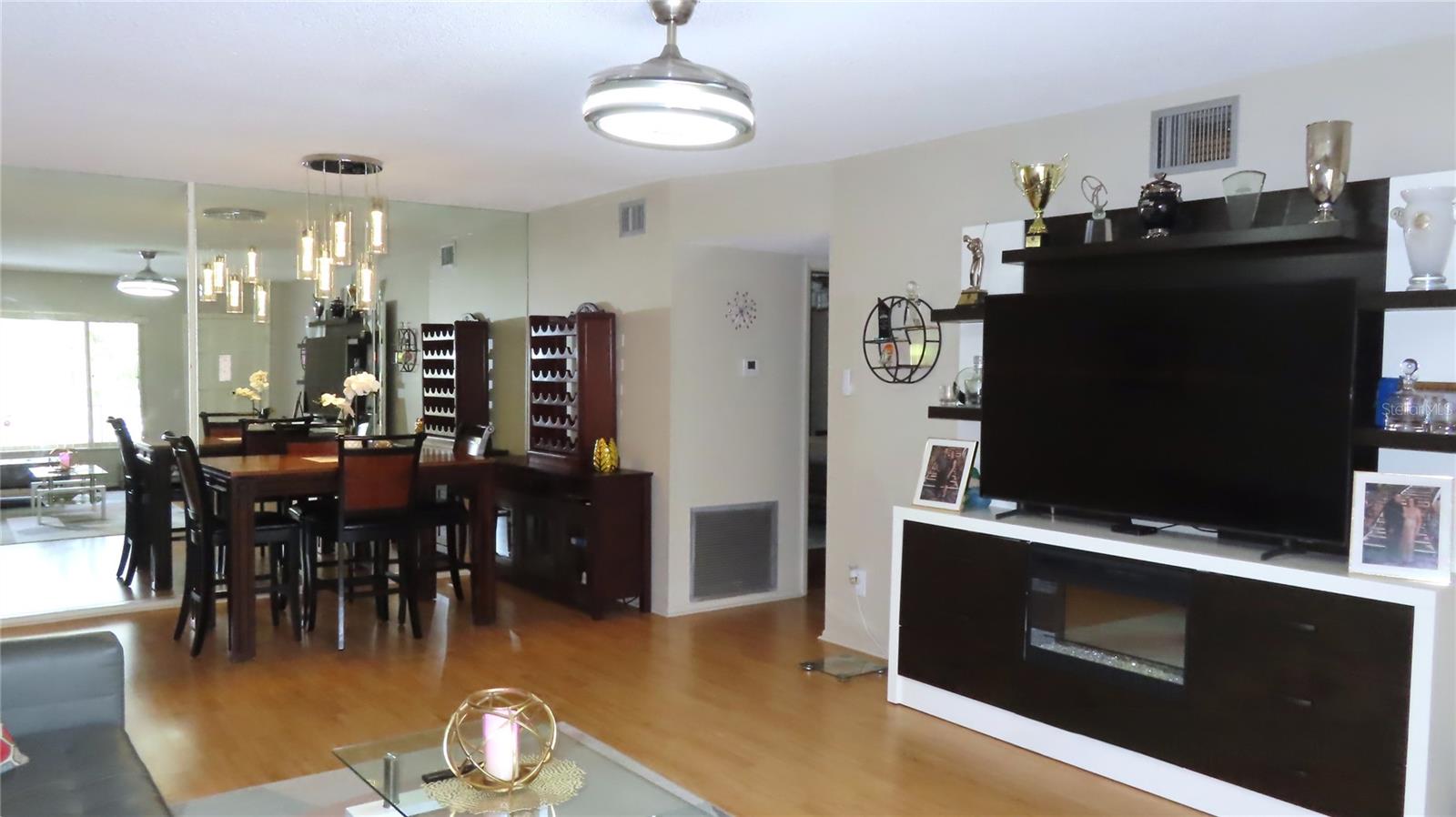 2402 ECUADORIAN WAY #34 — photo 4