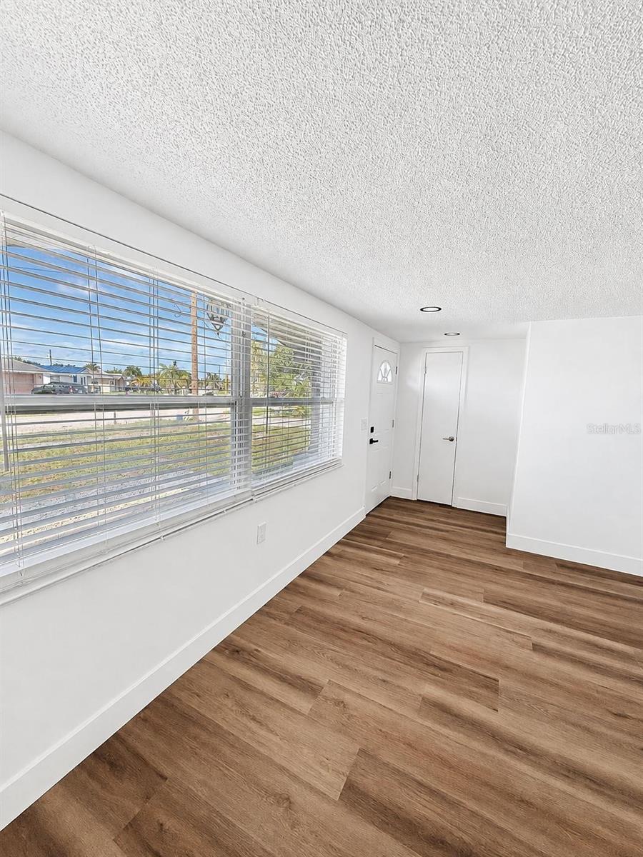 1346 CHANCELLOR DR — photo 27