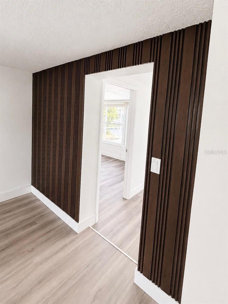 1346 CHANCELLOR DR — photo 10