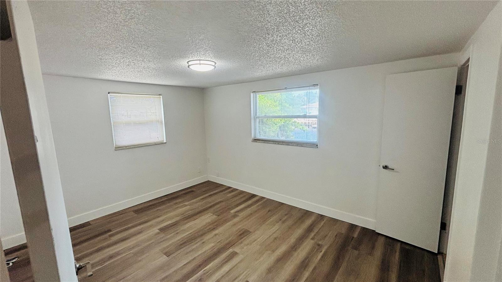 1346 CHANCELLOR DR — photo 8