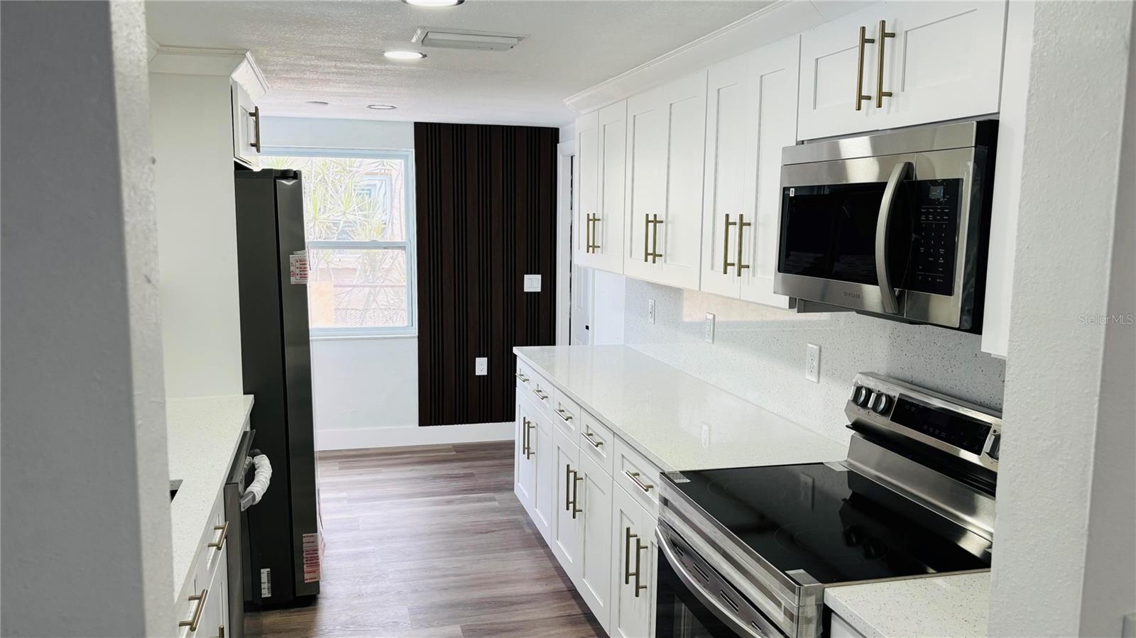 1346 CHANCELLOR DR — photo 6
