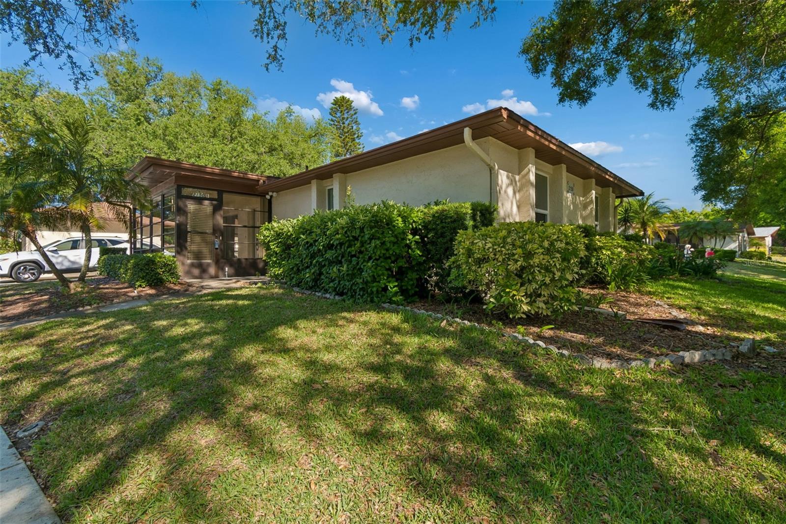 2150 SHELLY DR #B — photo 2