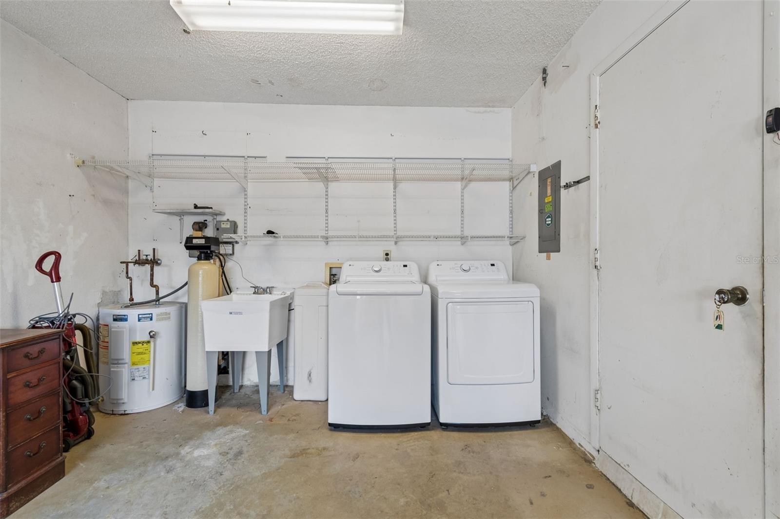 2150 SHELLY DR #B — photo 21