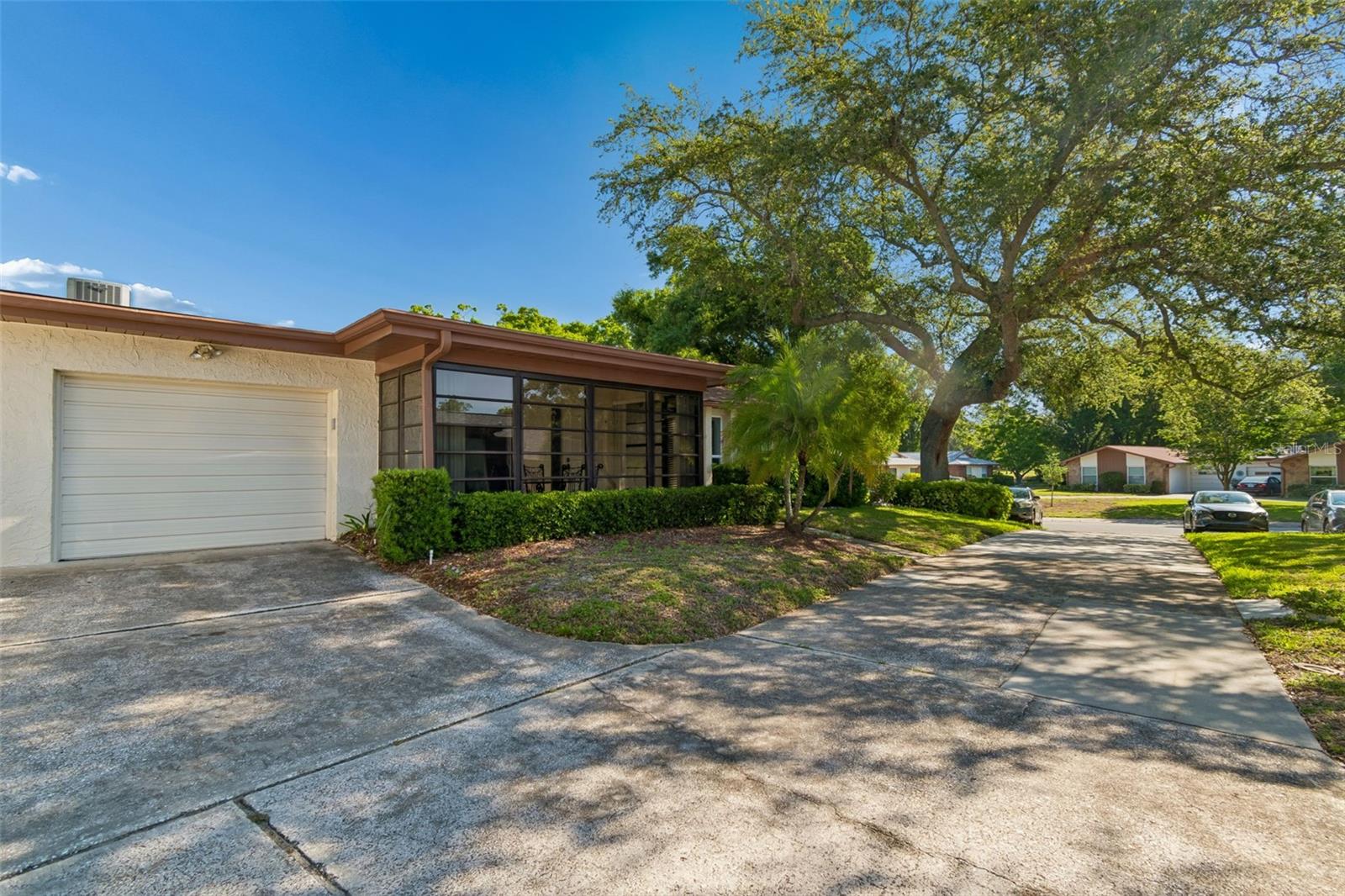 2150 SHELLY DR #B — photo 3