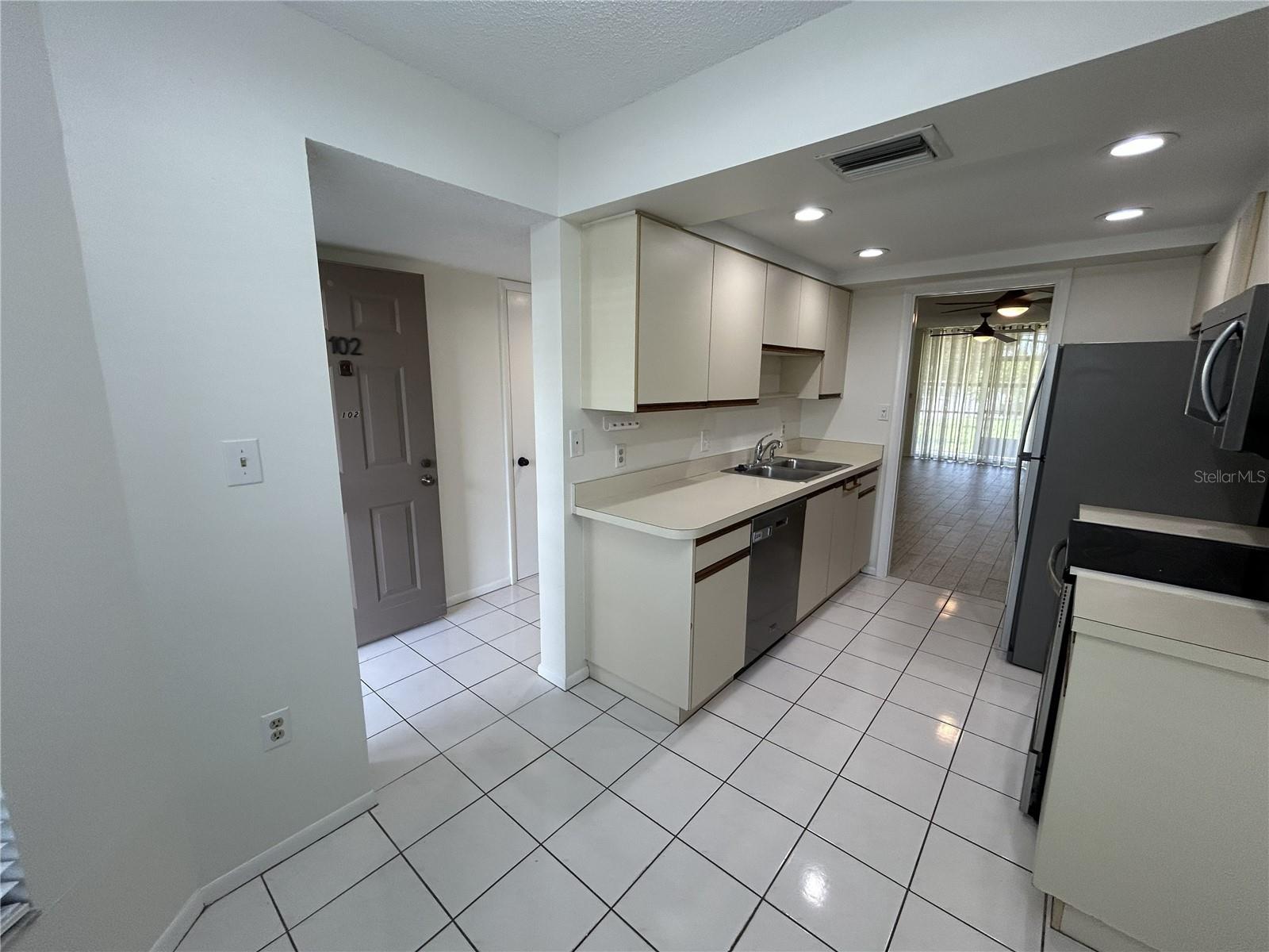1316 PASADENA AVE S #102 — photo 30