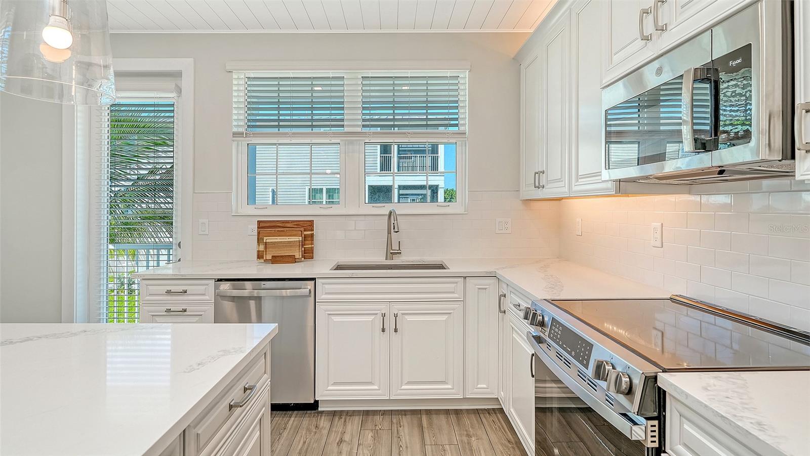 12435 DOCKSIDE TER — photo 17
