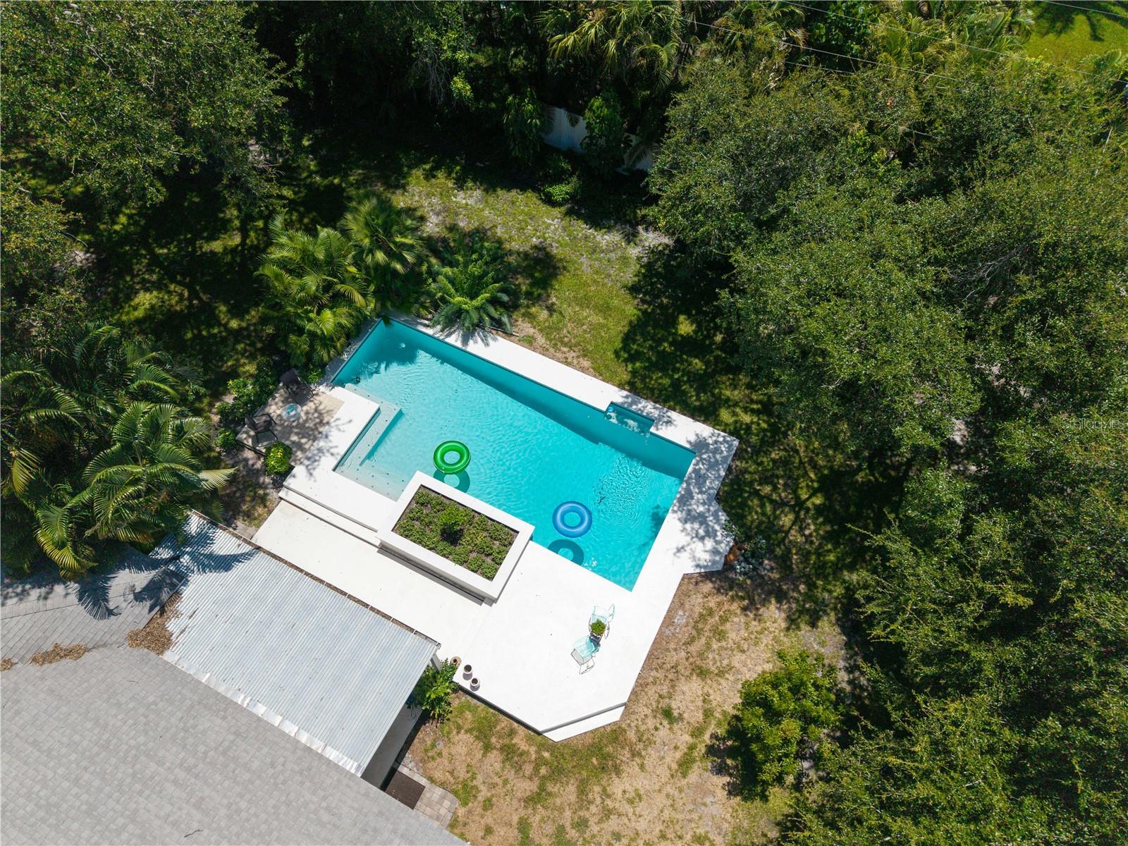 1722 NORTH DR — photo 37