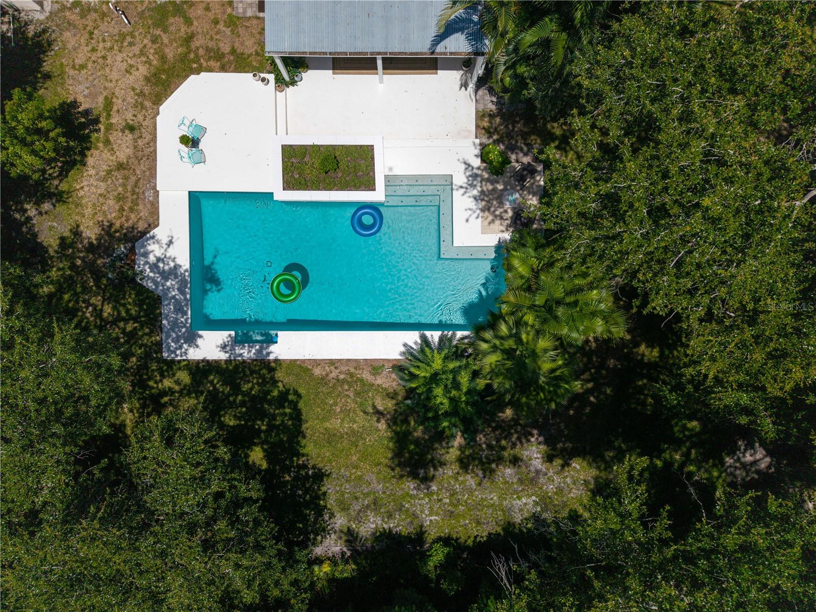 1722 NORTH DR — photo 38