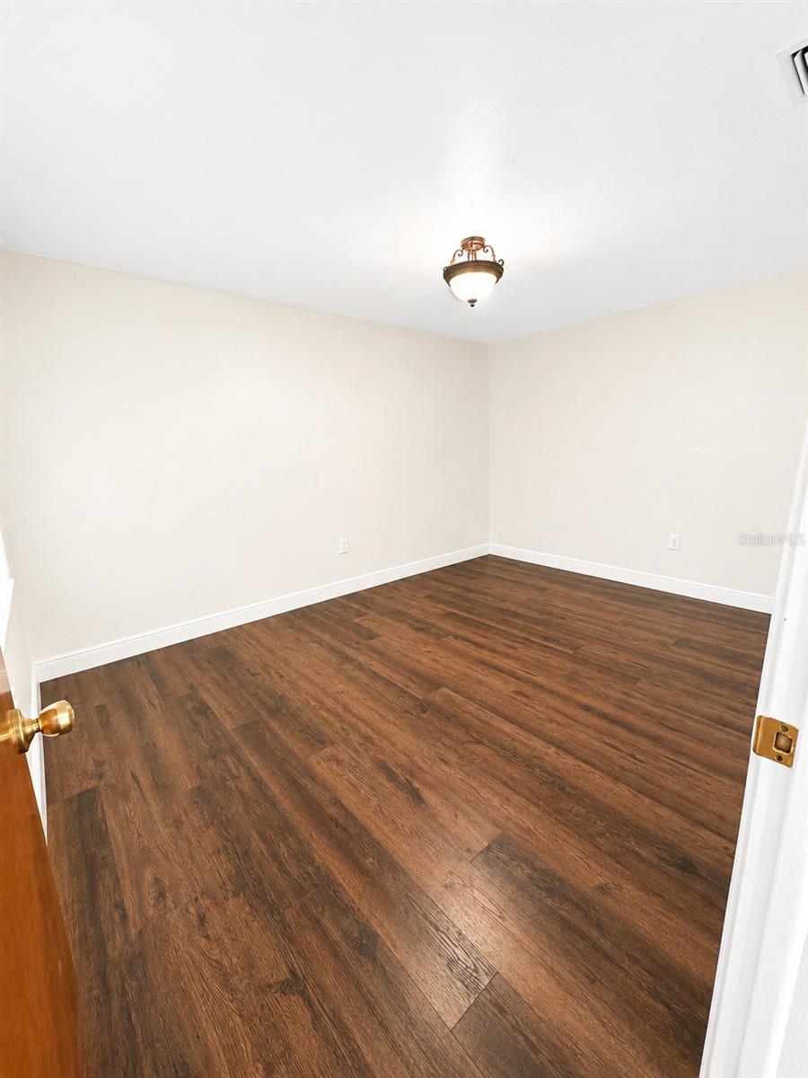 37701 CAMPHOR DR — photo 6