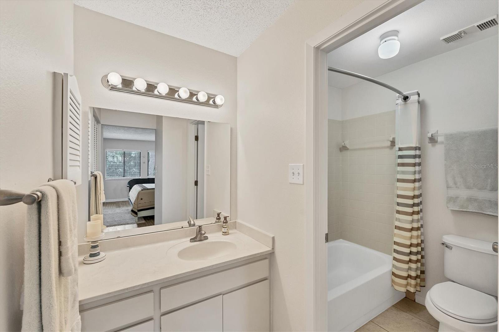 5264 LAKE VILLAGE DR #48 — photo 15