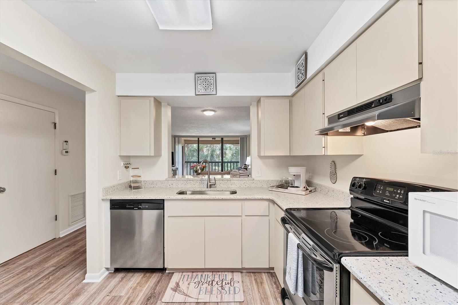 5264 LAKE VILLAGE DR #48 — photo 9