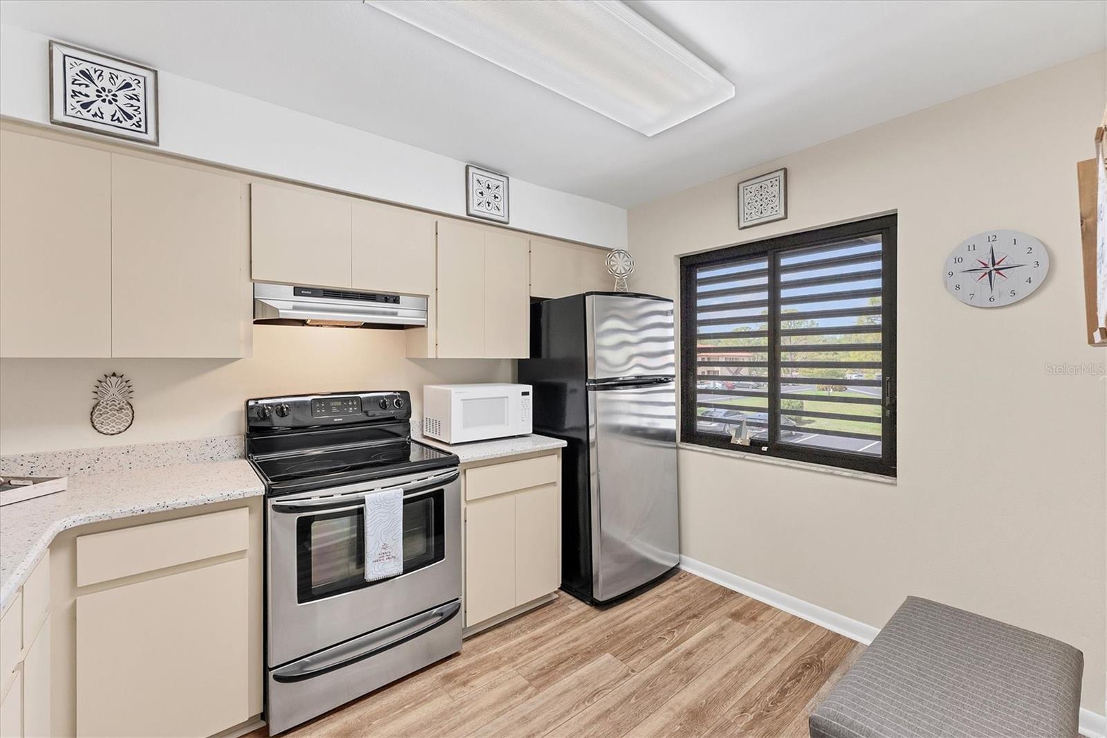 5264 LAKE VILLAGE DR #48 — photo 8