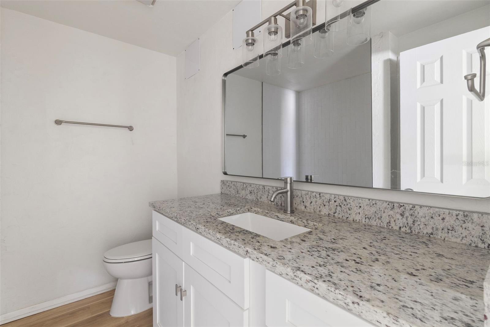 4875 NORTHWOOD AVE — photo 26
