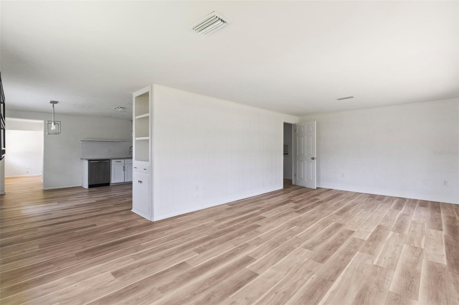 4875 NORTHWOOD AVE — photo 14