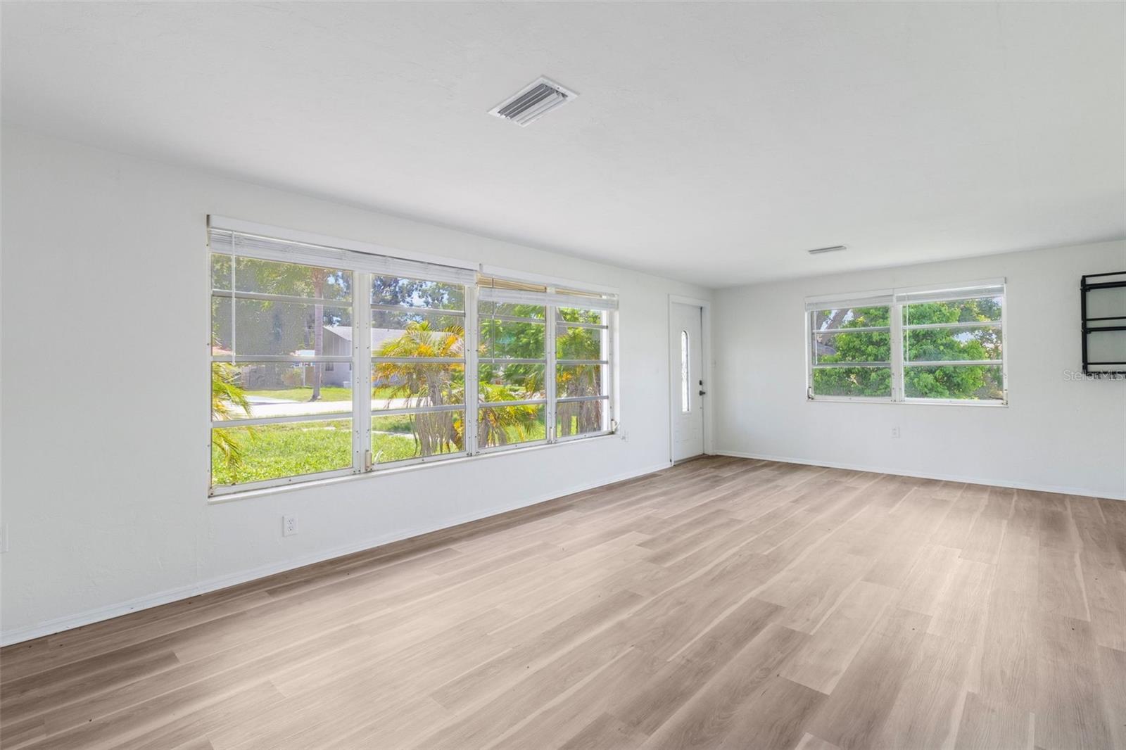 4875 NORTHWOOD AVE — photo 16