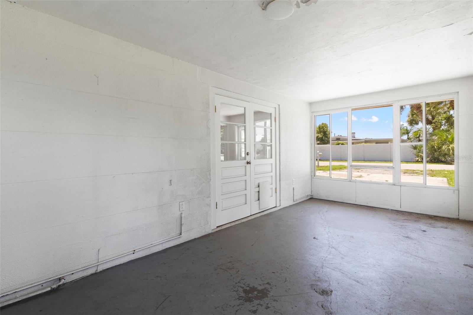 4875 NORTHWOOD AVE — photo 34