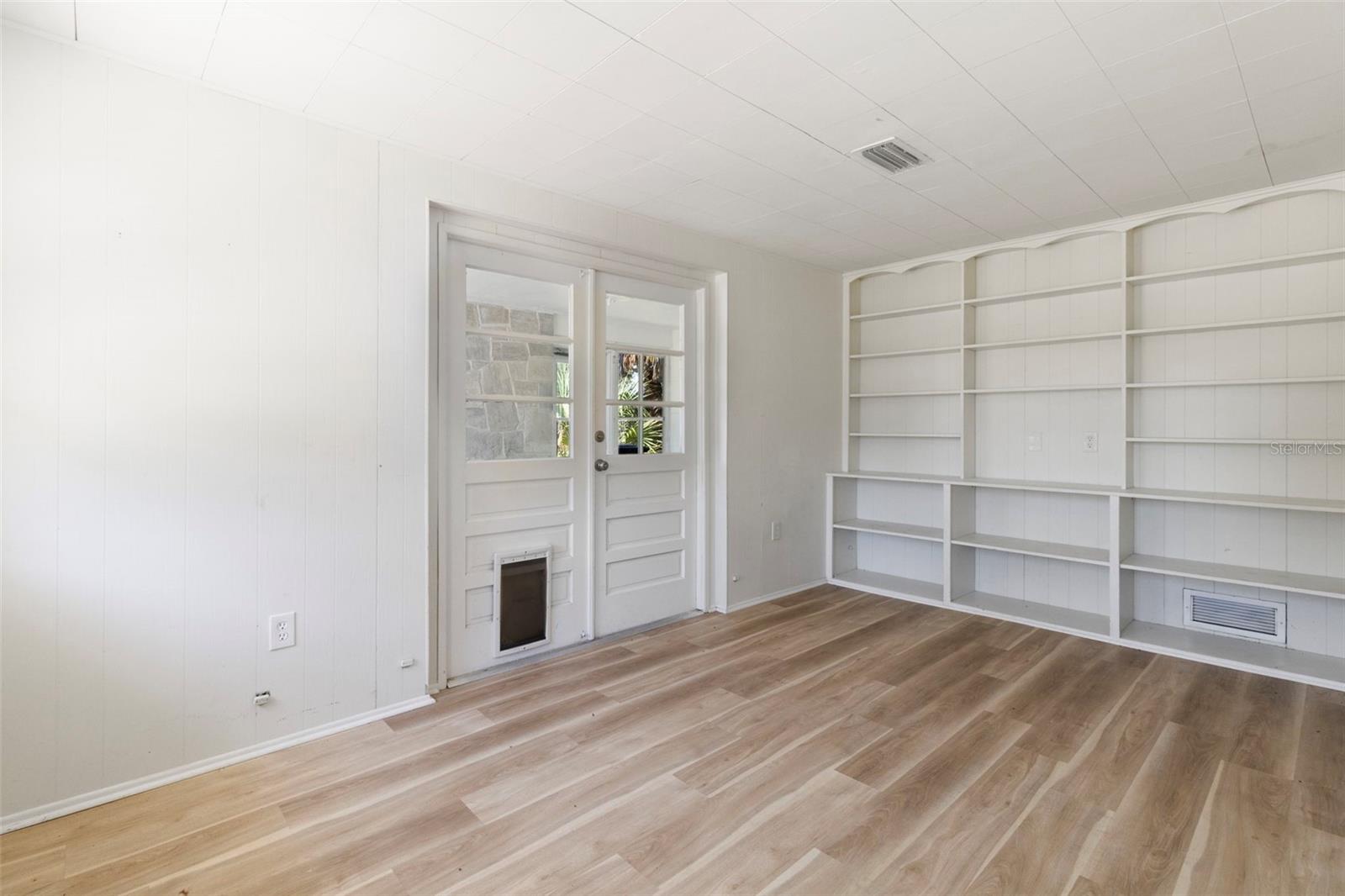 4875 NORTHWOOD AVE — photo 31