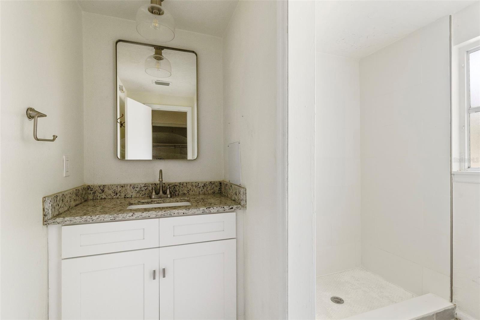 4875 NORTHWOOD AVE — photo 30
