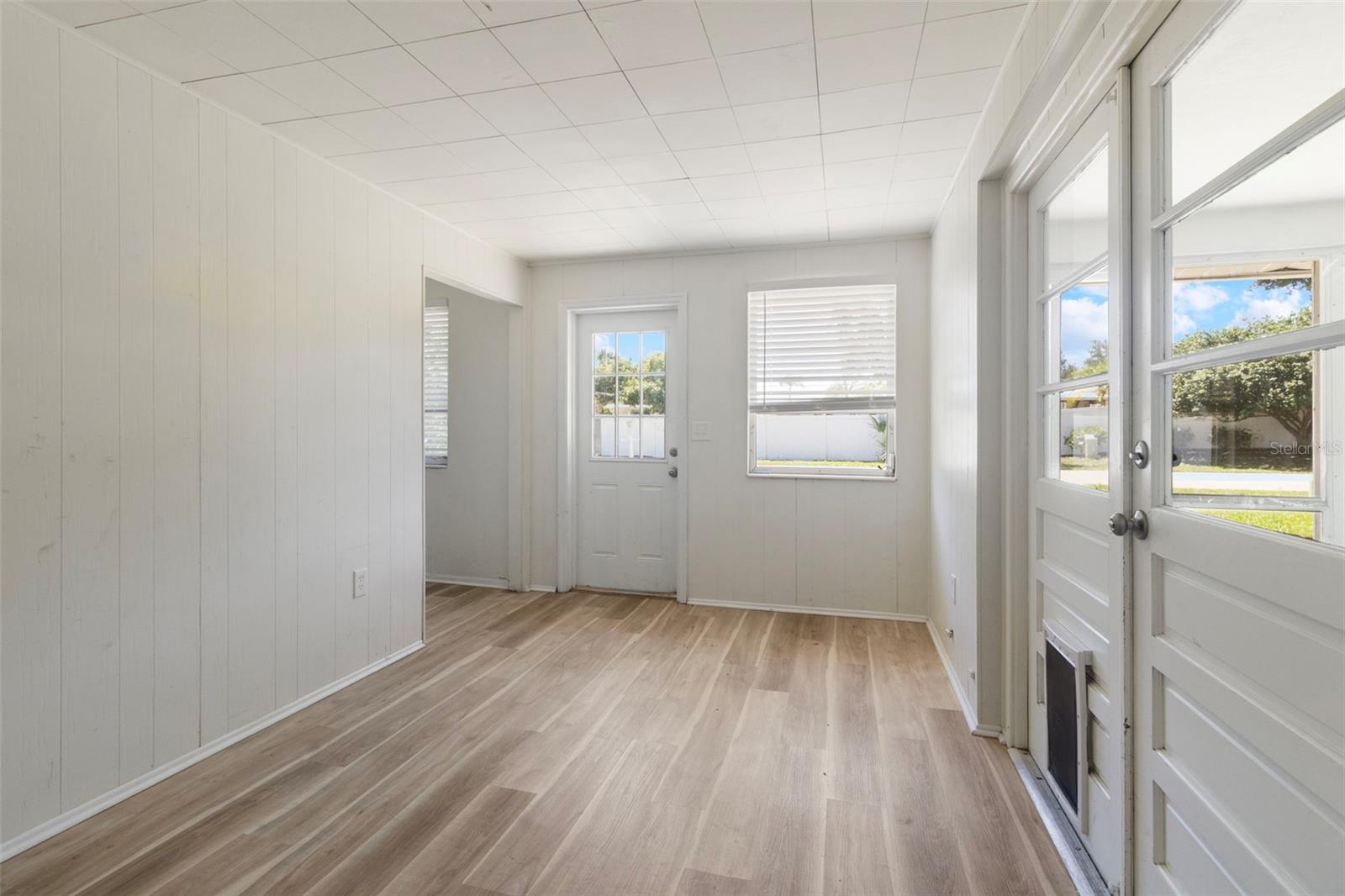 4875 NORTHWOOD AVE — photo 32