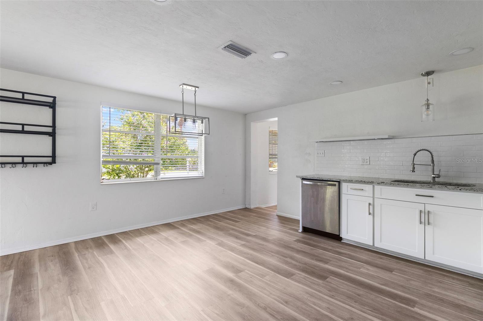 4875 NORTHWOOD AVE — photo 21