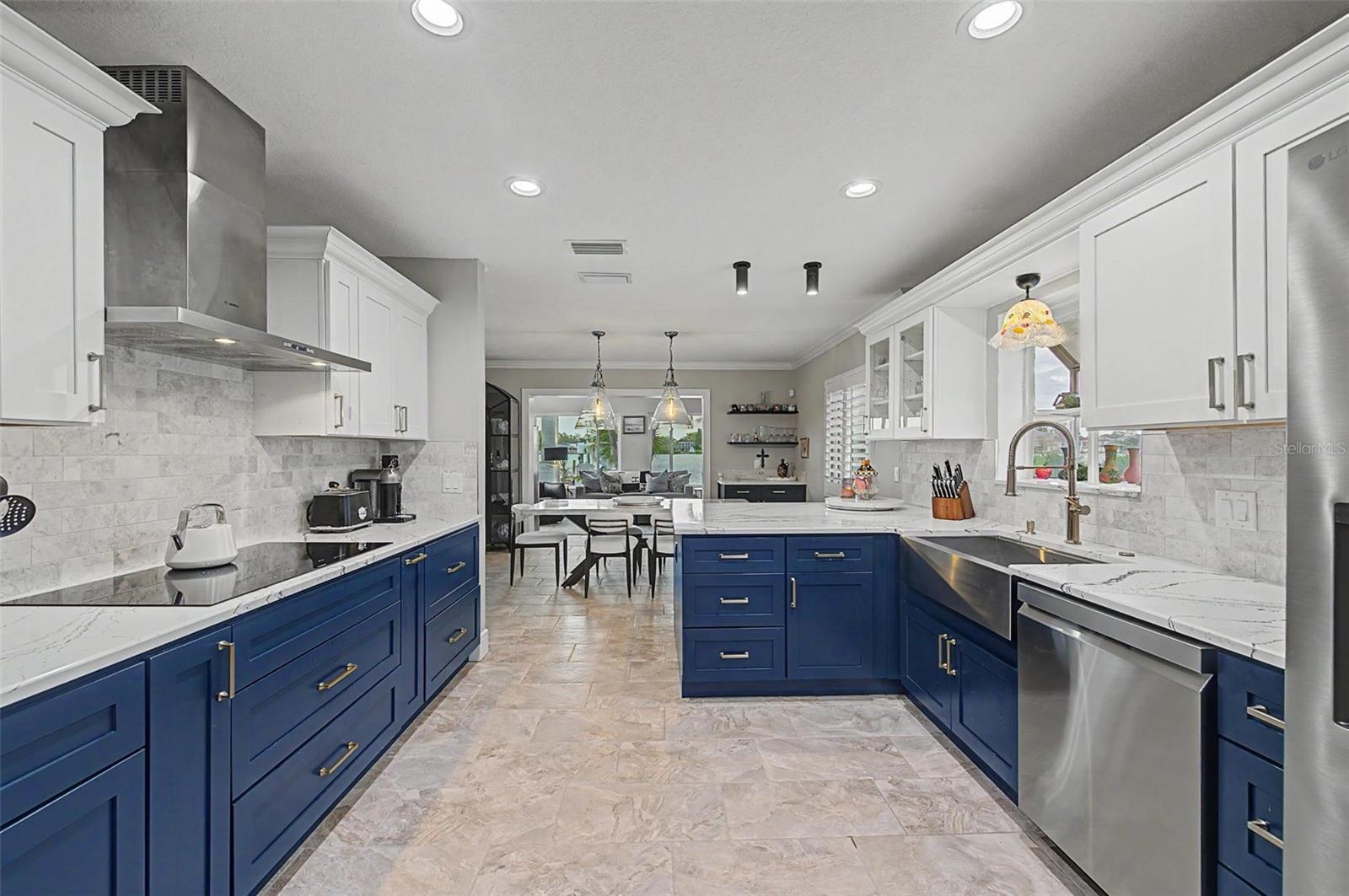 704 BAYSHORE DR — photo 15