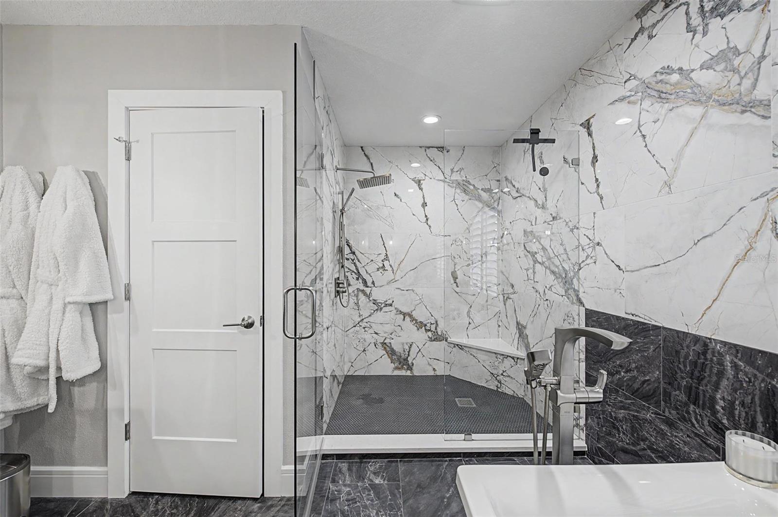 704 BAYSHORE DR — photo 39