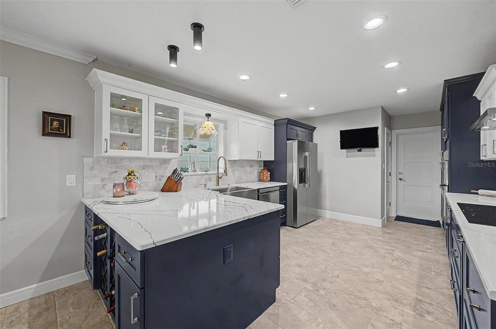 704 BAYSHORE DR — photo 19