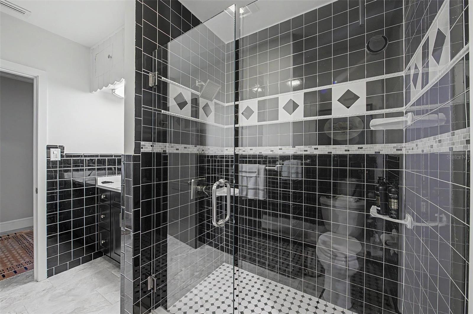 704 BAYSHORE DR — photo 45