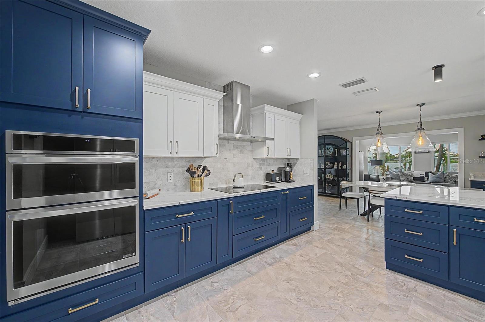 704 BAYSHORE DR — photo 18
