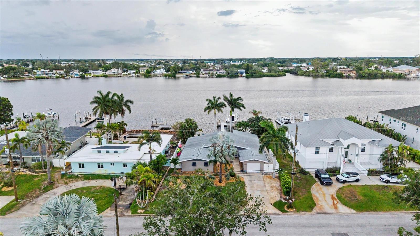 704 BAYSHORE DR — photo 2