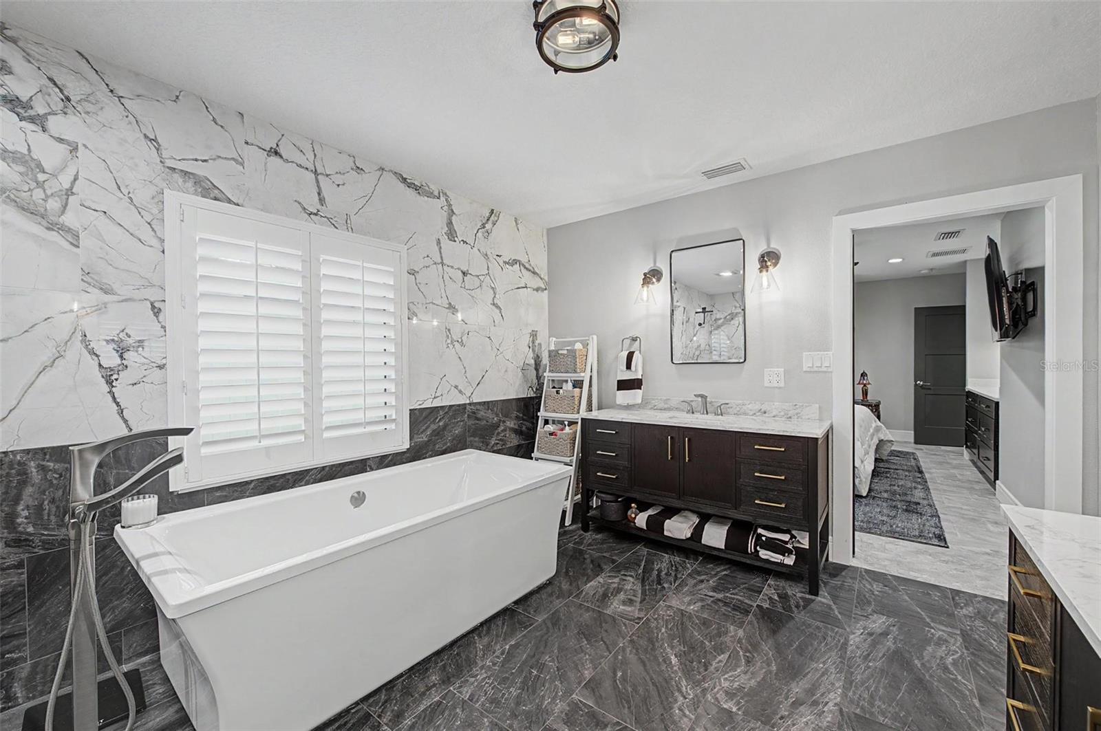 704 BAYSHORE DR — photo 38
