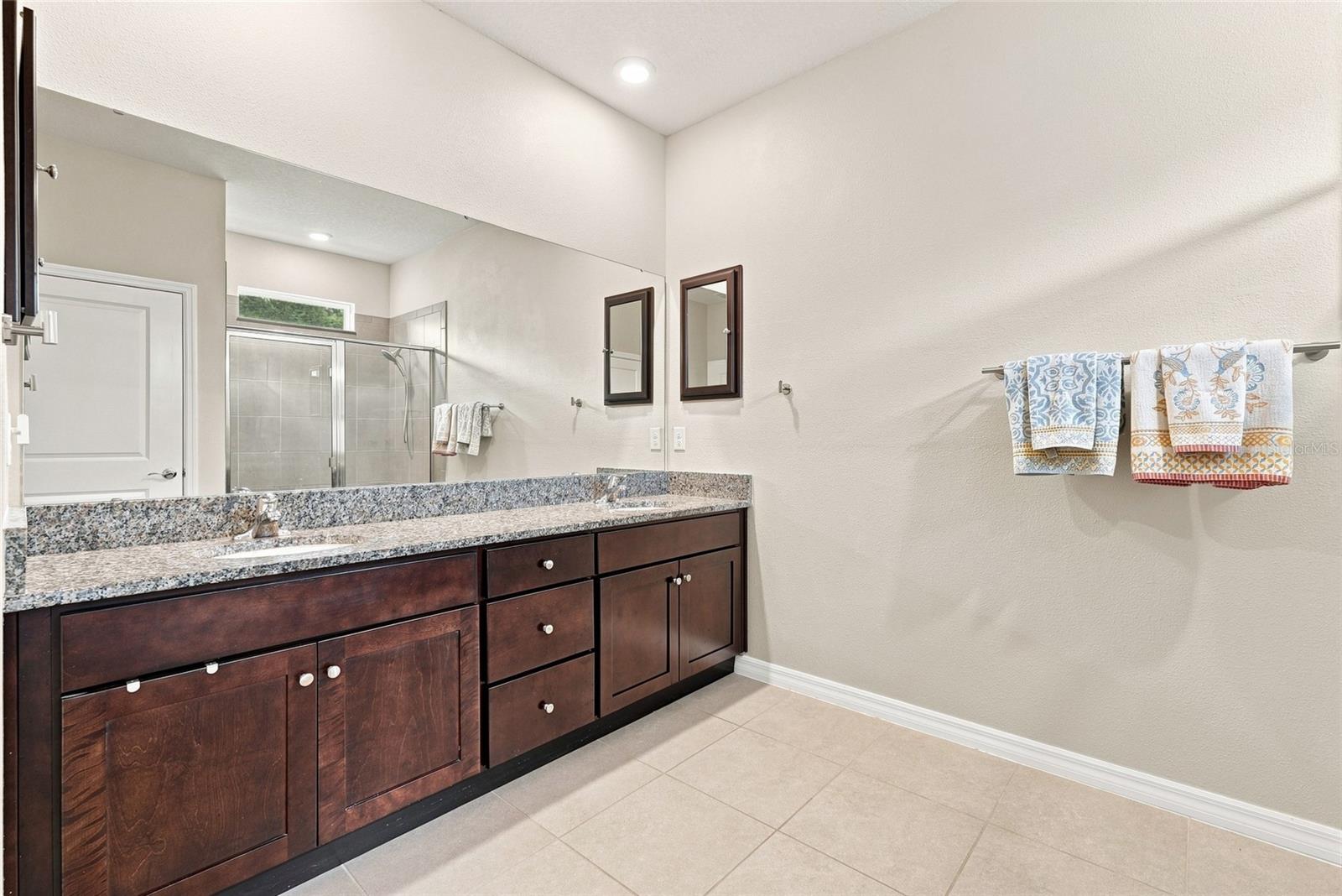 12387 EASTPOINTE DR — photo 7