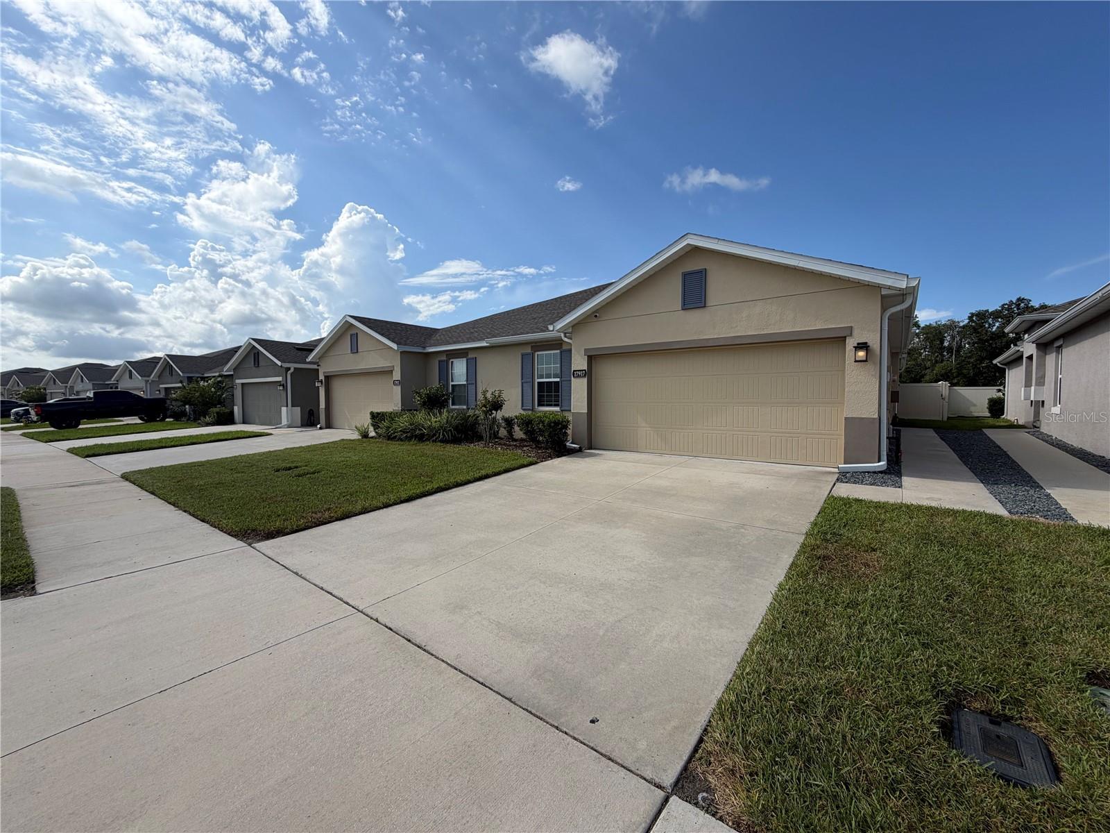 17917 TURNING LEAF CIR — photo 24