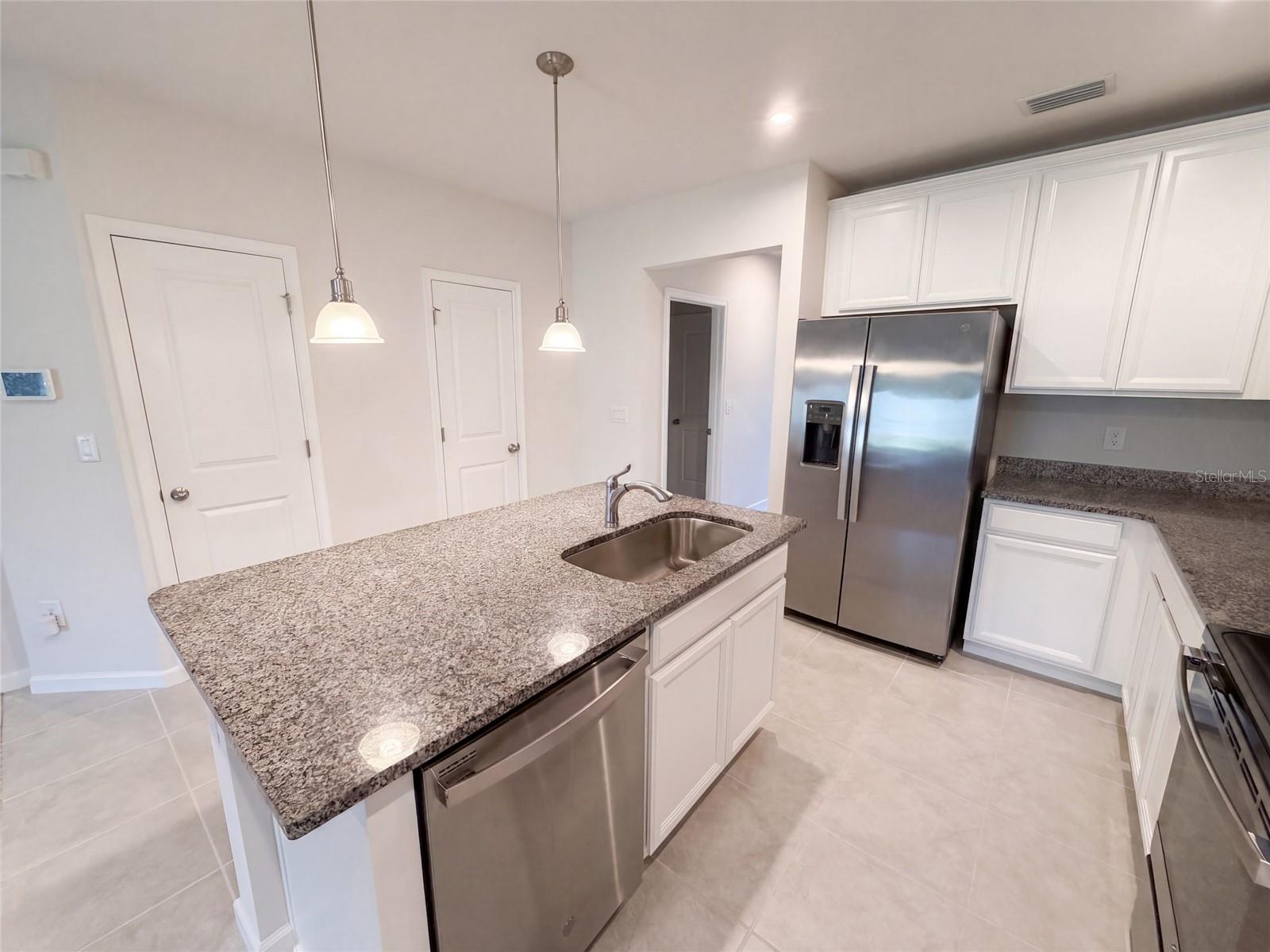 17917 TURNING LEAF CIR — photo 8
