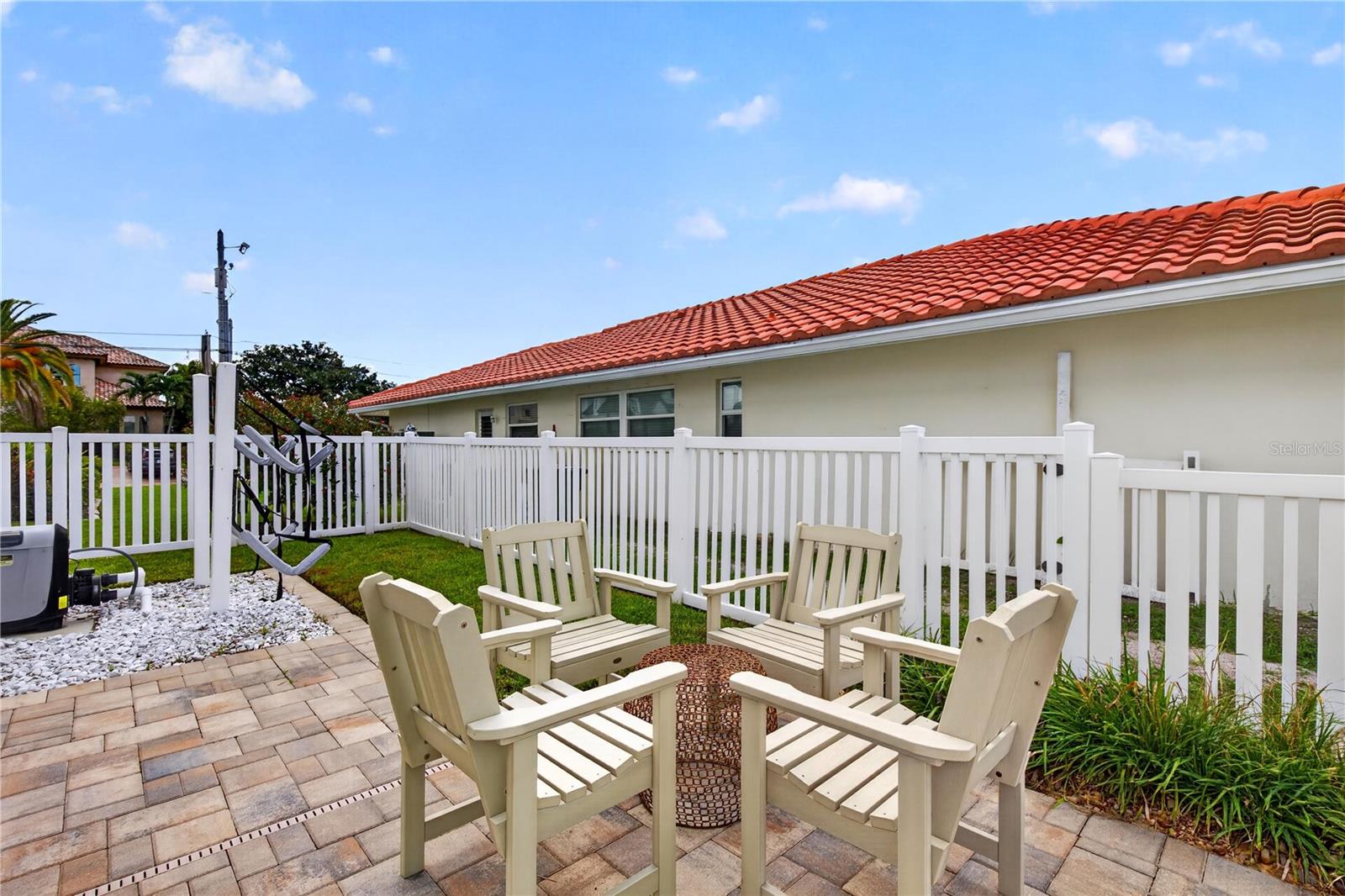 204 POINCIANA LN — photo 83