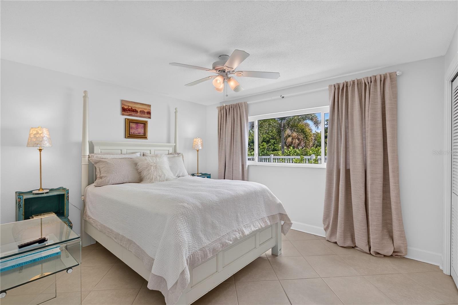 204 POINCIANA LN — photo 37