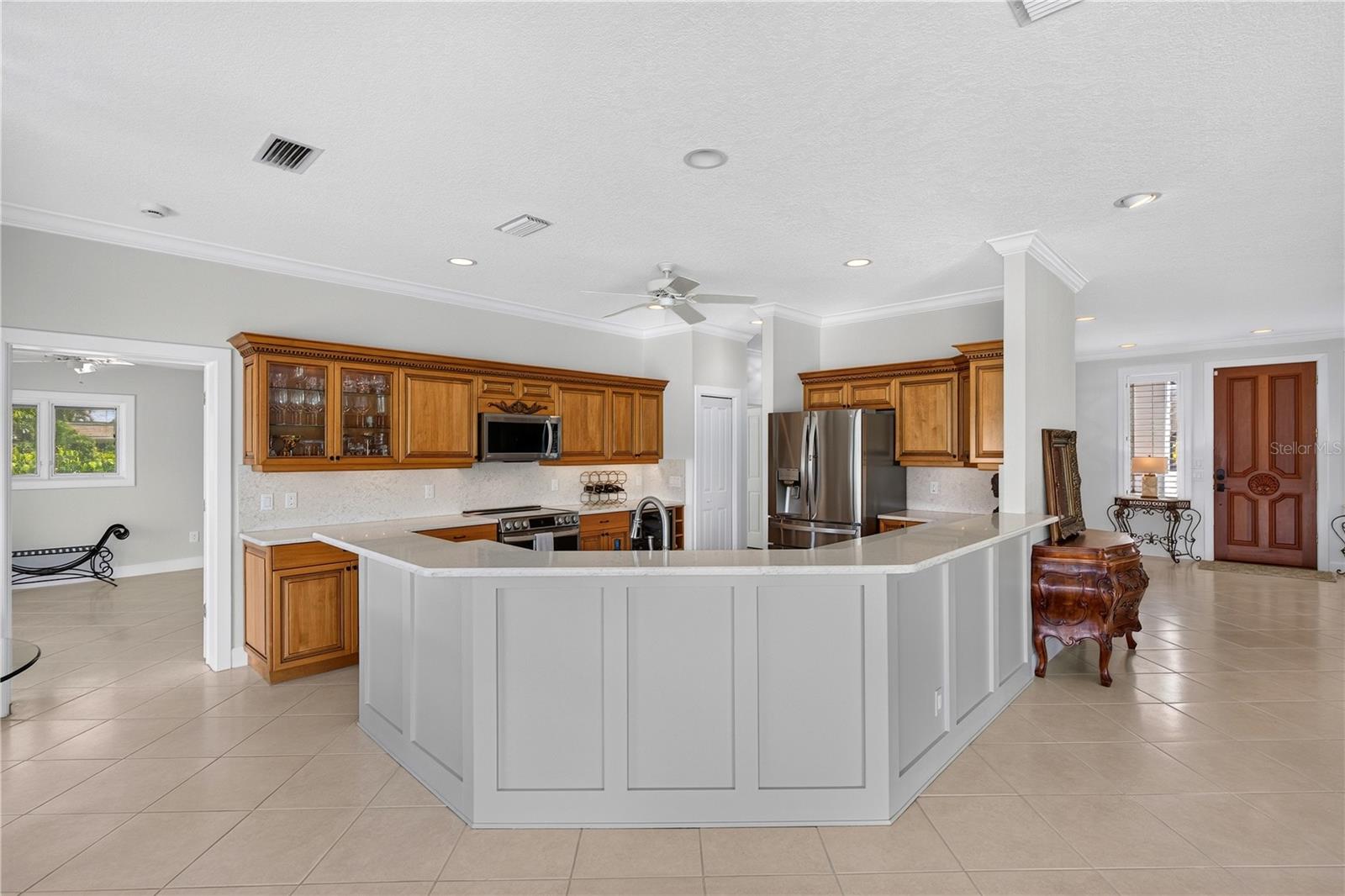 204 POINCIANA LN — photo 24